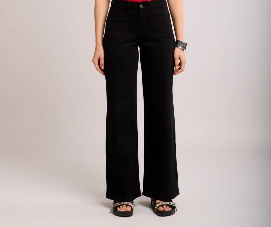 BLACK JEANS