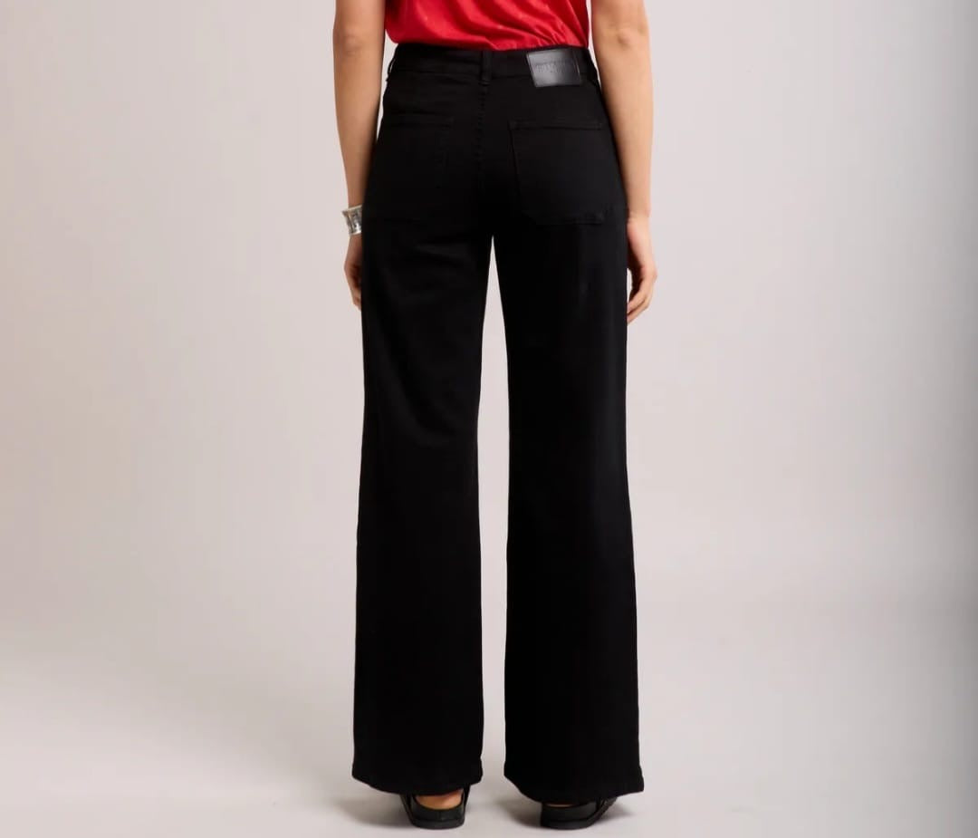 BLACK JEANS